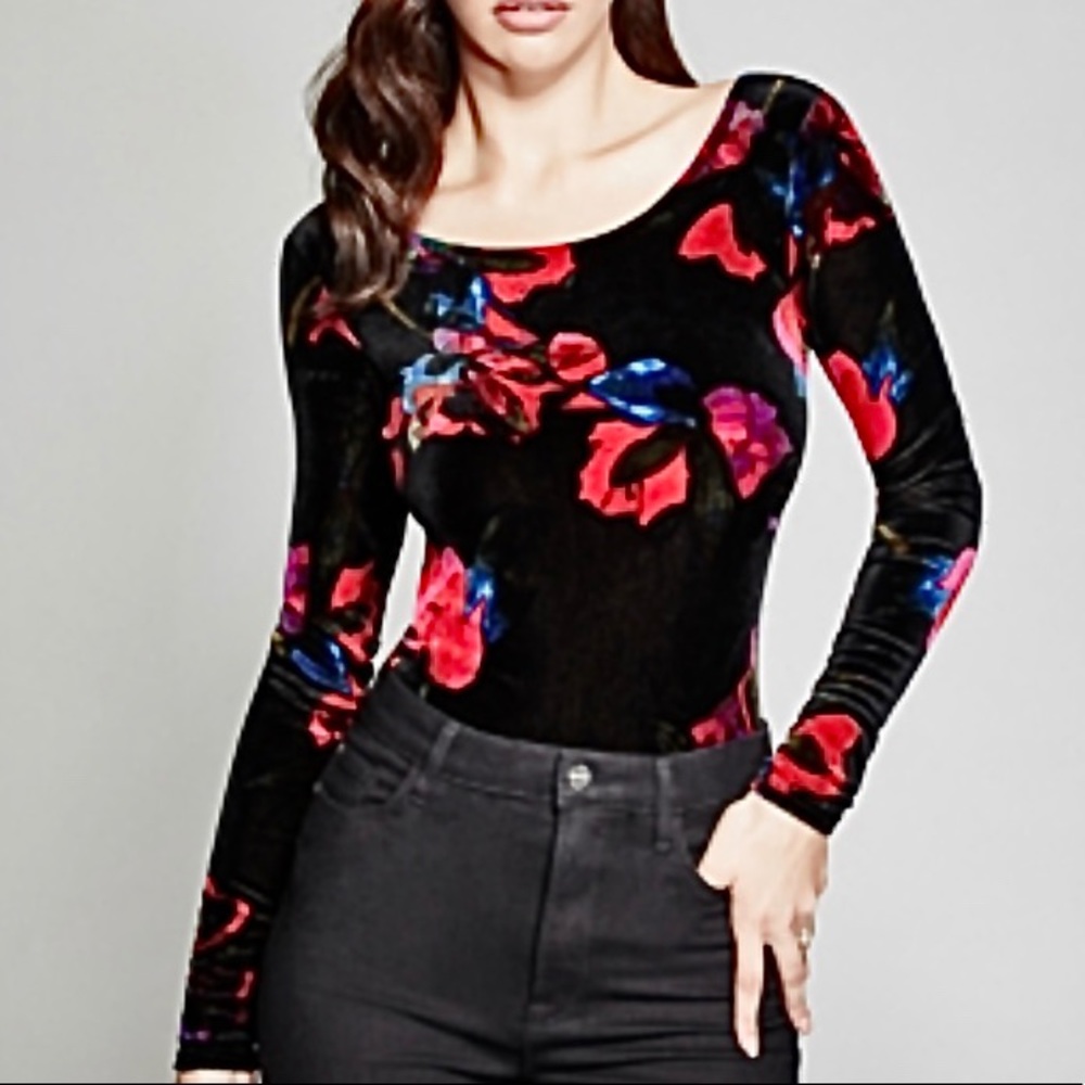 🌺 NWOT Marciano Floral Velvet Bodysuit